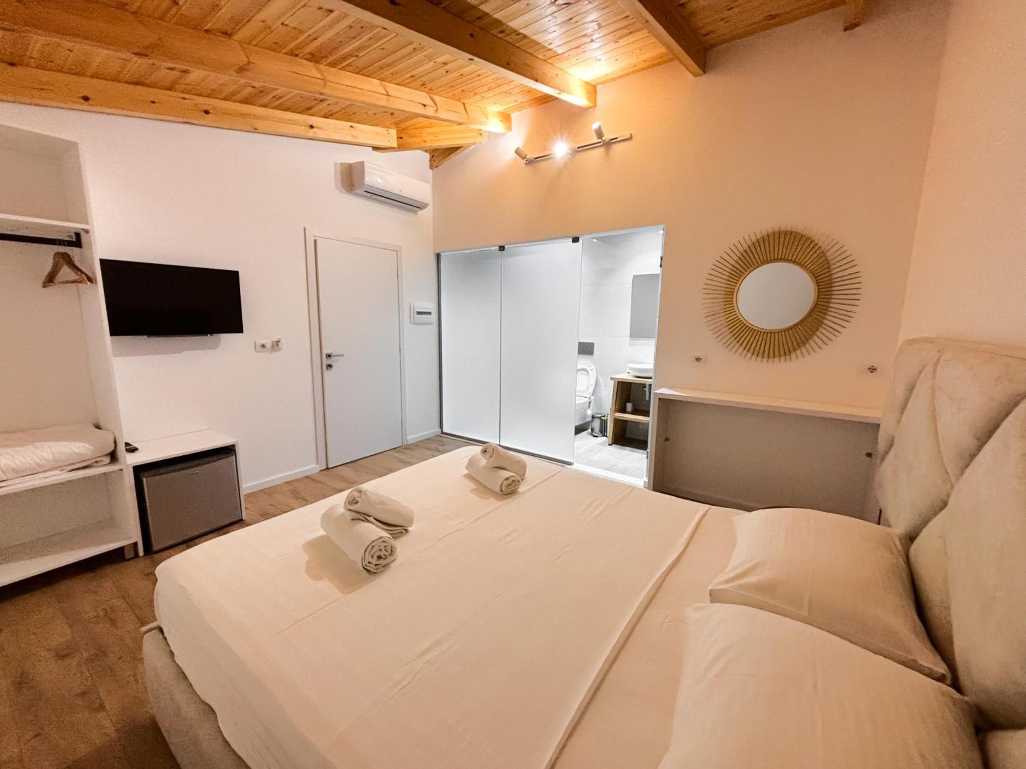 Hotel Andrea Saranda Dış mekan fotoğraf